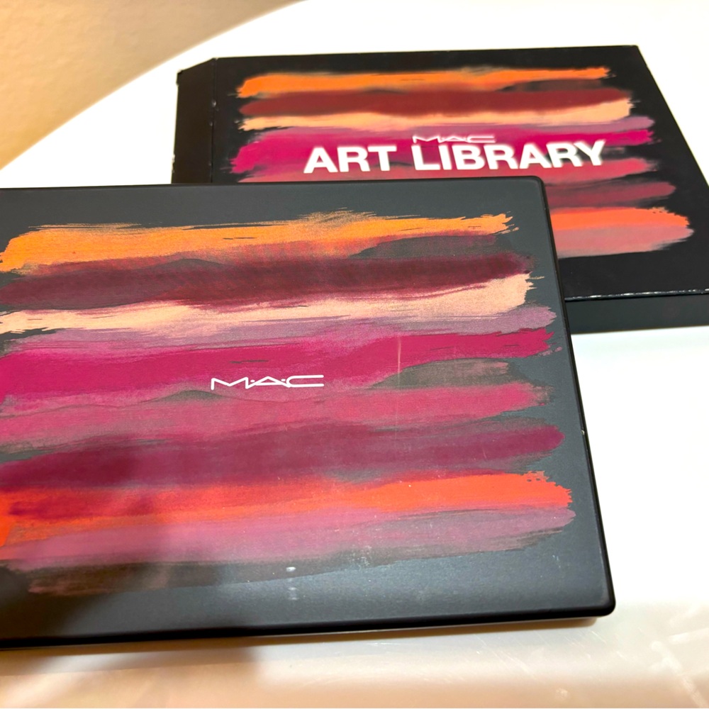 NIB Mac Flame-Boyant Pallette. Mac Art Library.